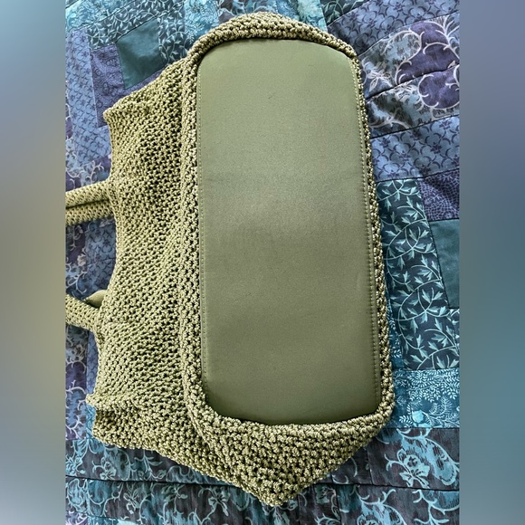 Relativity Green Woven Handbag with tassels - Picture 4 of 9